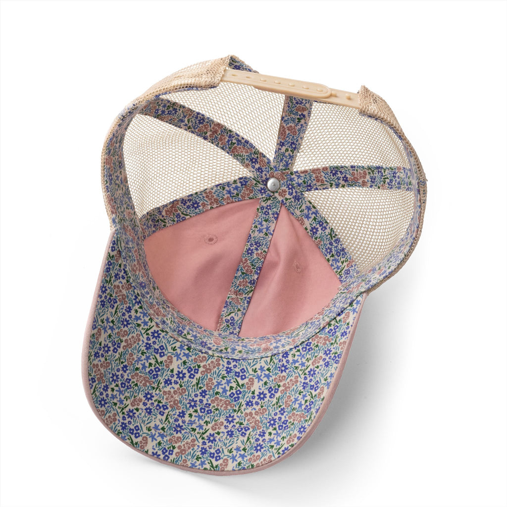 Find Me at His Feet - Women's Washed Mesh-Back Cap